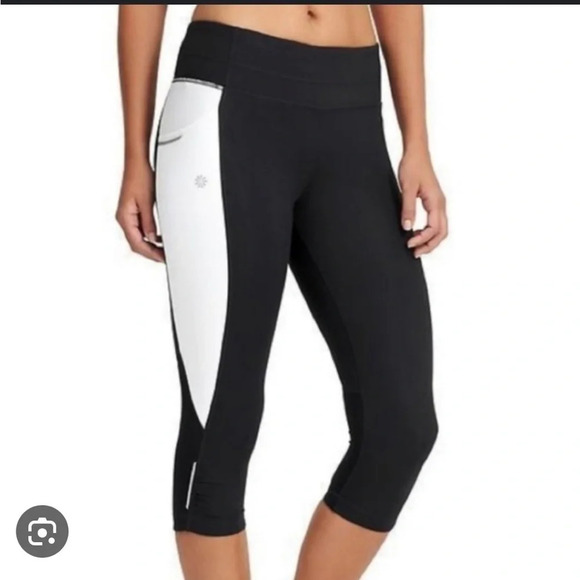 ATHLETA BE FREE KNICKER CROP LEGGINGS - Picture 1 of 7